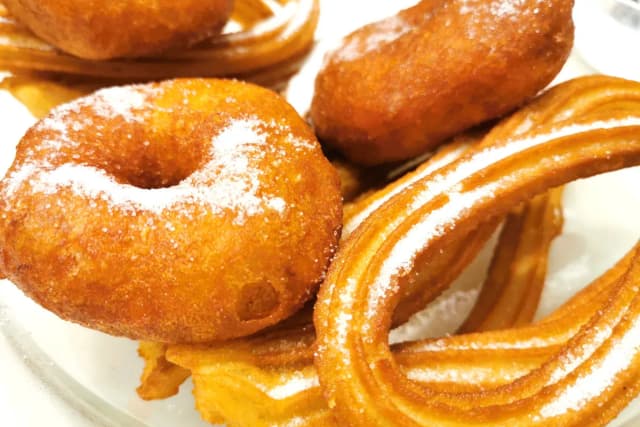 Los mejores lugares para disfrutar chocolate con churros en Valencia
