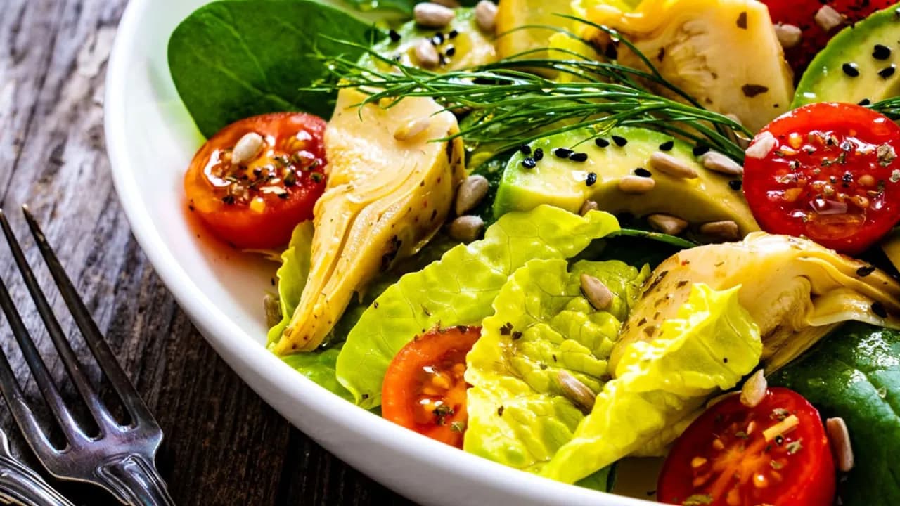 Recetas fáciles de ensalada de alcachofas de bote para sorprender