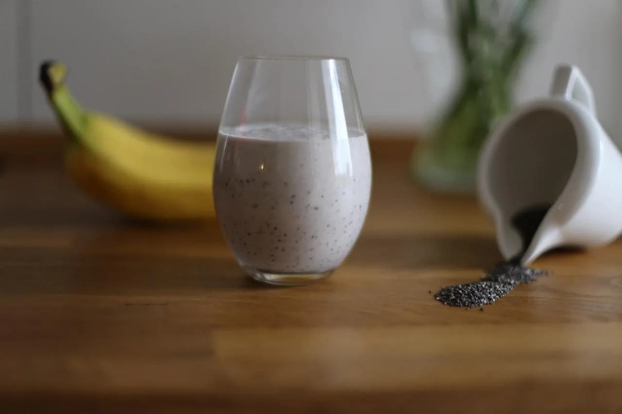 Batido de avena y plátano: la receta saludable que no puedes perderte