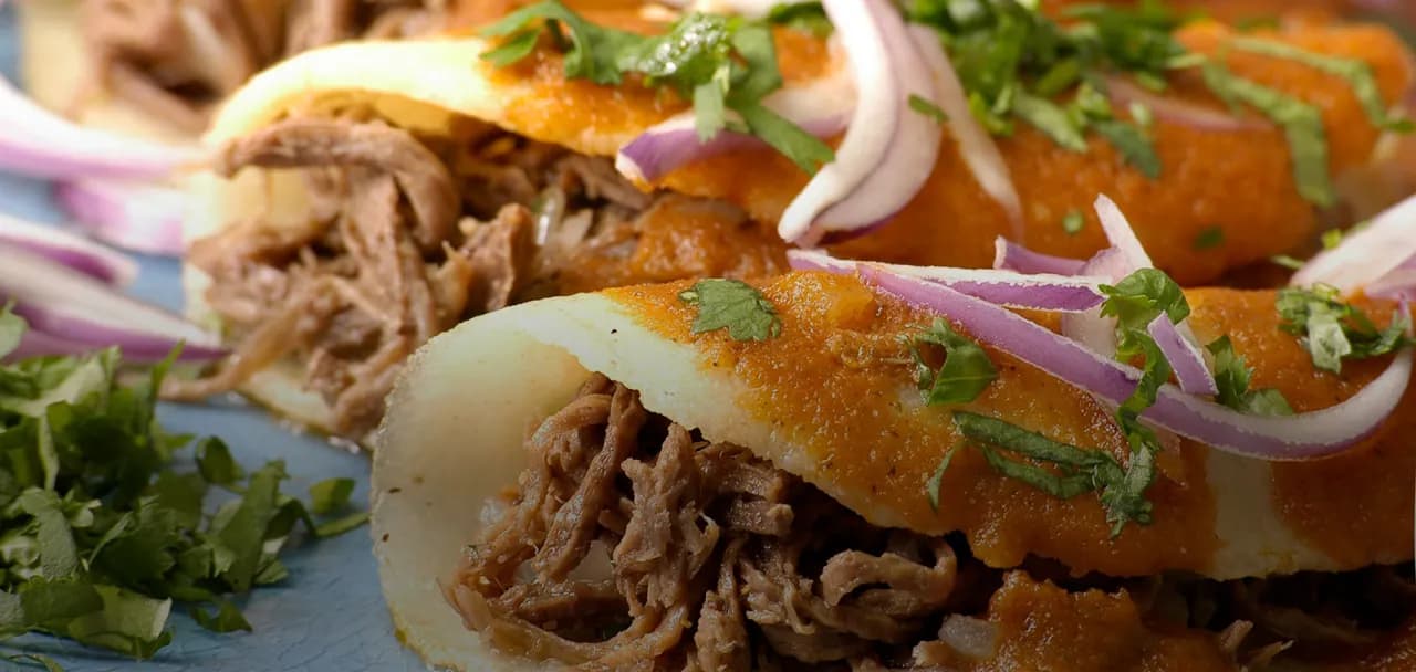 Receta fácil de salsa para carne enchilada que transformará tus platillos