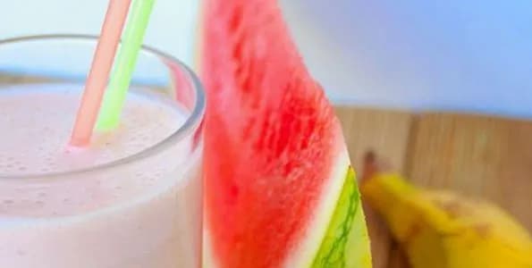 Batido de sandía y plátano: la bebida refrescante que necesitas