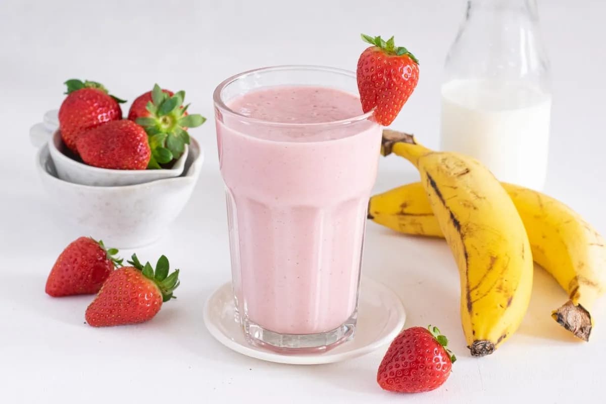 Batido de plátano y fresa: receta fácil para un desayuno saludable